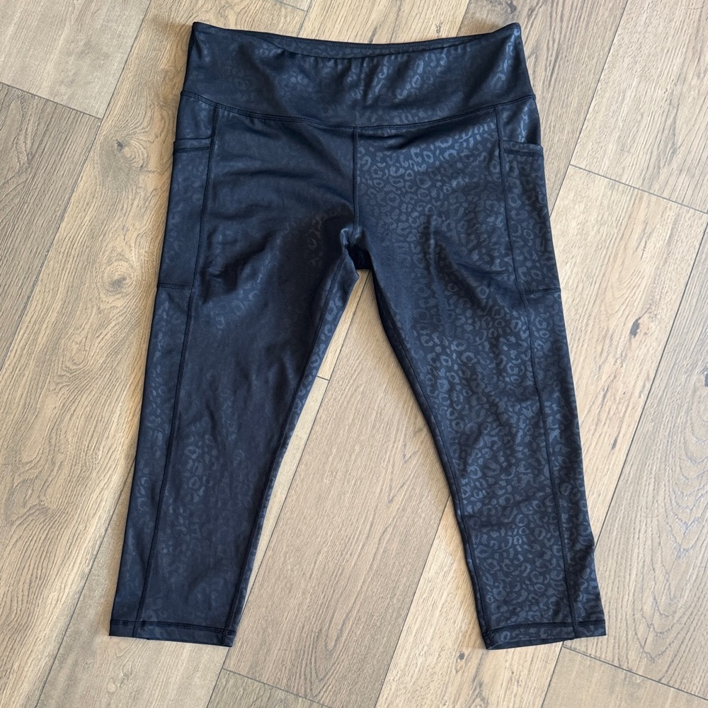 CVG Black Leopard Print Cropped Legging